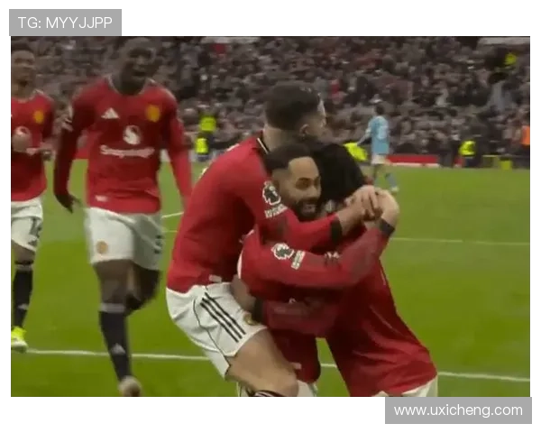 曼联赢球两主力伤退引担忧风波 曼联赢球两主力伤退引担忧风波